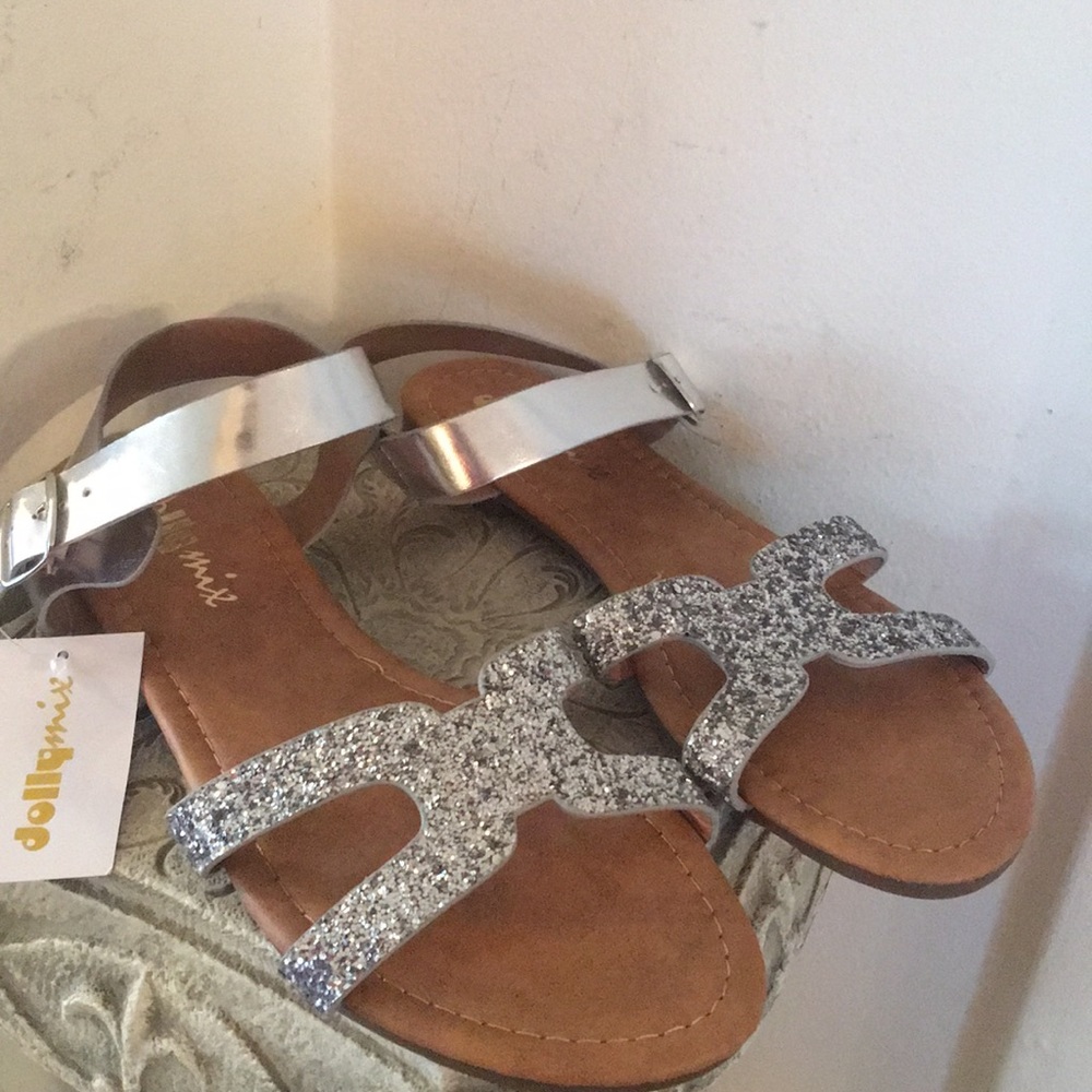 🎉PRICE DROP🎉 New Silver Glitz Sandals 🛍